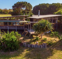 Delicate Nobby Artist Studio 898 Point Plomer Road - C Tourism