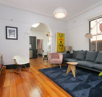 Designer 2 Bedroom House with Garden in Northbridge - C Tourism
