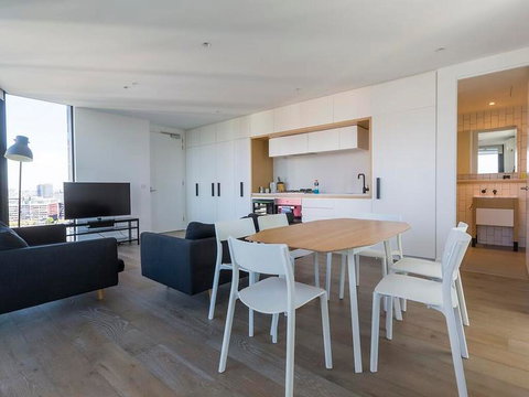 Docklands Waterfront 1006PR 2 Bed Free Wifi - C Tourism 2