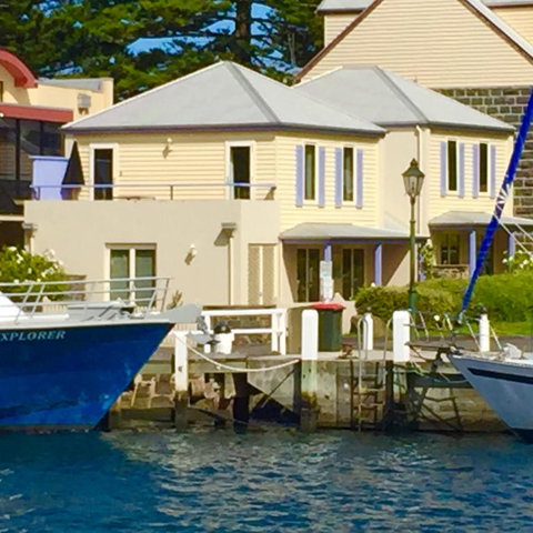 Dockside Waterfront Indulgence - C Tourism 3