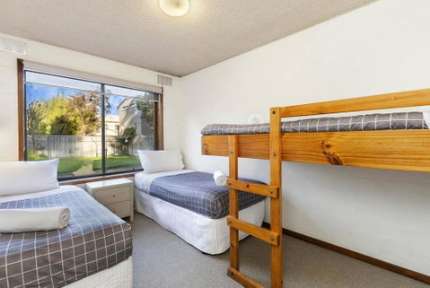 Eastern Beach Units #3 - C Tourism 1