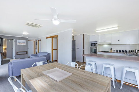 Eastern Beach Units #7 - C Tourism 1