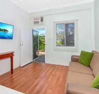 Easy Going Holiday Unit On McKenzie MK5 - C Tourism