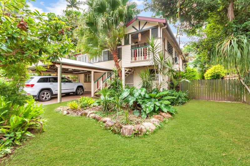 Edge Hill QLD C Tourism