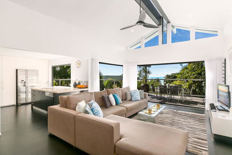 Elevated Beachside Sanctuary - C Tourism 0