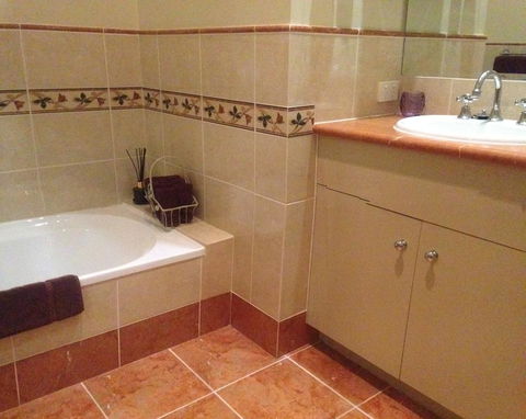 Elindale House Bed & Breakfast - C Tourism 3