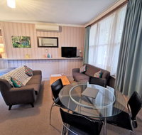 Elm Lodge Bright - C Tourism