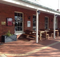 Emeu Inn Bed  Breakfast - C Tourism