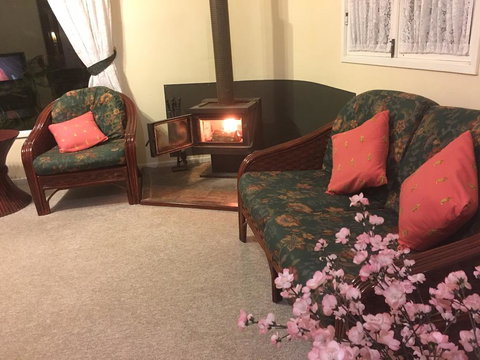 English Gardens - Garden Cottage - C Tourism 3