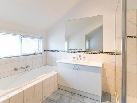 EVERGREEN BEACH HOUSE - C Tourism 2