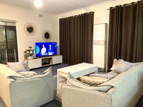 Family Home In Prime Location Melbourne - C Tourism 1