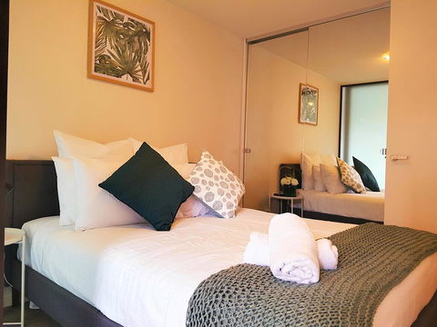 FITZROY FANTASTIC 1BR APT With FREE WINE, NETFLIX, WIFI, Close To TRAMS, COLES - C Tourism 1