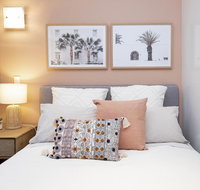 Former Dress Circle Nth Adelaide Apt with Aircon - C Tourism