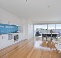 Four Kings Apartment - Deluxe 2br 3 - C Tourism