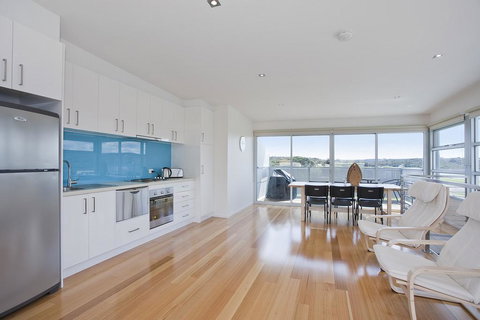 Four Kings Apartment - Deluxe 2br #3 - C Tourism 0