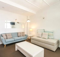 Funky 1 Bedroom Beach Pad by the Beach - C Tourism