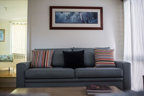 Funky Flat On Acreage - C Tourism 1