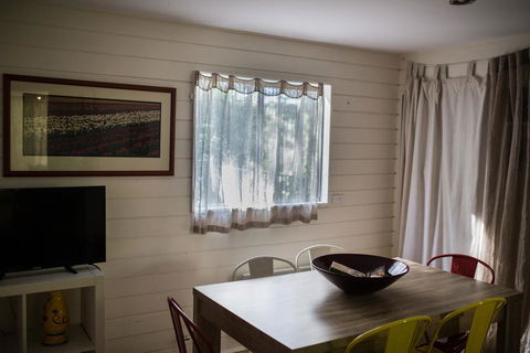 Funky Flat On Acreage - C Tourism 2