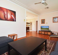Glandore Estate Vineyard Homestead onsite cellar door  walk to restaurants incl EXP - C Tourism