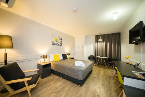 Glenmore Palms Motel - C Tourism 0