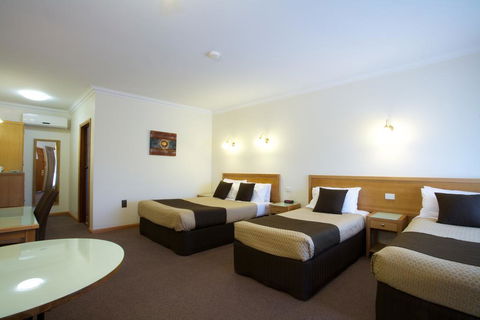 Golden Grain Motor Inn - C Tourism 1