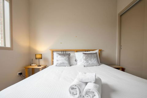 Gorgeous 4BR Home In Point Cook - C Tourism 2