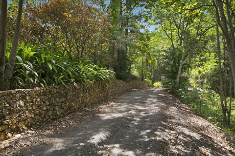 Gorgeous Mediterranean-style Hinterland Home - C Tourism 3