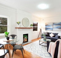 Heritage Home Metres from Manly Beaches and Dining - C Tourism