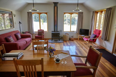 Herons Rise Vineyard Accommodation - C Tourism 2