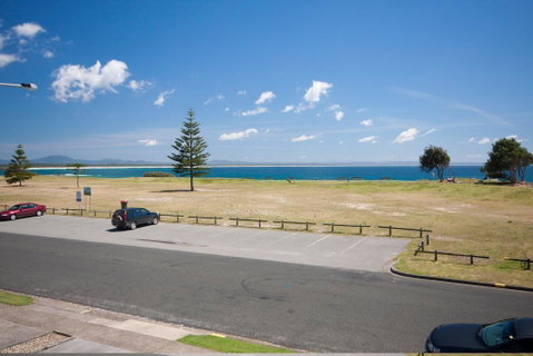 Hi Surf Unit 4, 92 Head St, Forster - C Tourism 2