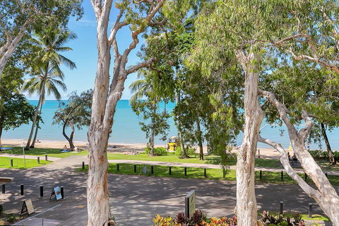 Hibiscus In Marlin Waters Palm Cove - C Tourism 0