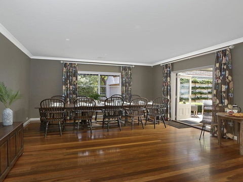 Hillview Cottage - Classic Country Comfort And Charm - C Tourism 3