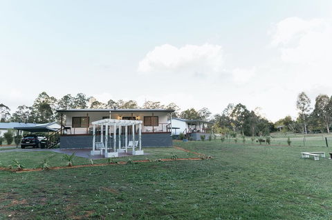 Hinterland Boutique Cottages-Fig Tree Cottage - C Tourism 1