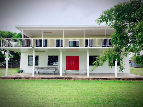 Holiday Rental - Huge House With Beach Views - C Tourism 0