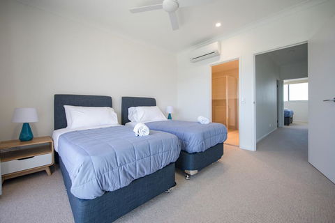 HomePlus - Lakeview Morden Townhouse - C Tourism 1