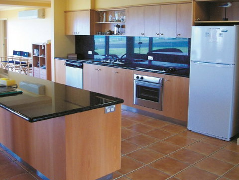 Horizons Beachfront Apartment - C Tourism 2