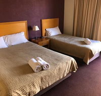 Horse  Jockey Hotel Motel - C Tourism