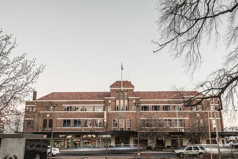 Hotel Canobolas - C Tourism 0