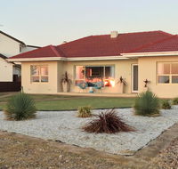 Jewel of the South Beachside Holiday Rental - C Tourism
