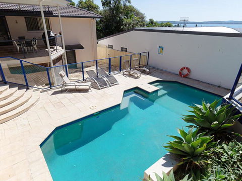 Kallaroo, 3 Kallaroo Street- Great House With Views, Pool, WIFI And Aircon - C Tourism 0