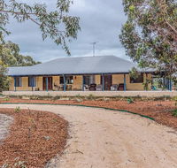 Kangaroo Lake Homestead - C Tourism