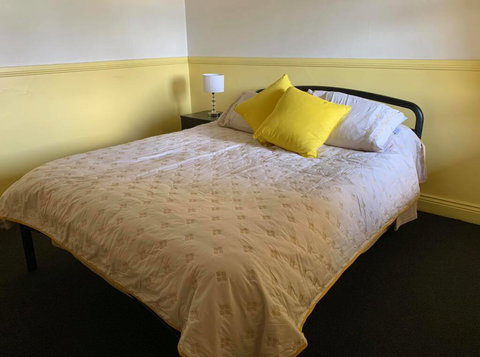 Kellys Top Pub - C Tourism 2