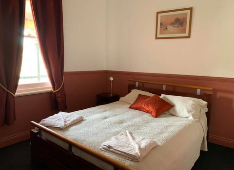 Kellys Top Pub - C Tourism 1