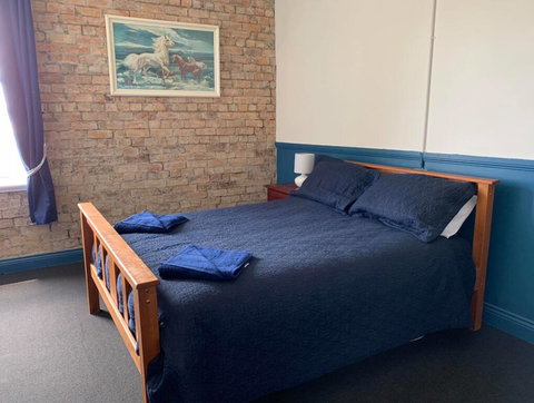 Kellys Top Pub - C Tourism 0