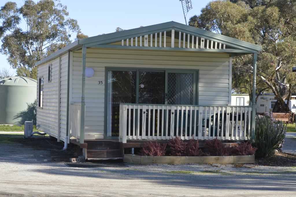 Lake Meran VIC C Tourism
