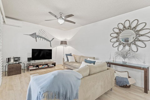 Kiah Unit 14 53 Victoria Parade - C Tourism 0