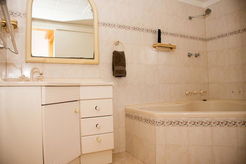 Kimba Travellers' Haven - C Tourism 1