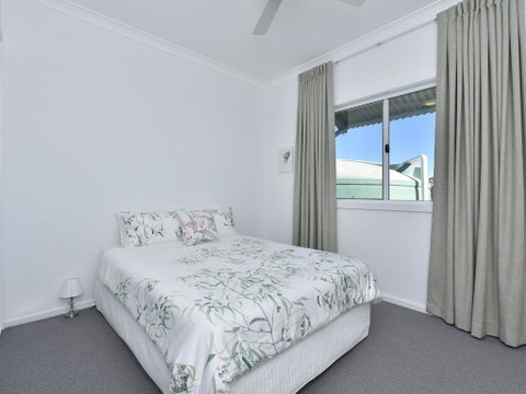 Kinloch Cottage Renovated To New On Daisy Hill Vineyard - C Tourism 1