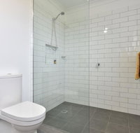 Kinloch Cottage renovated to new on Daisy Hill Vineyard - C Tourism