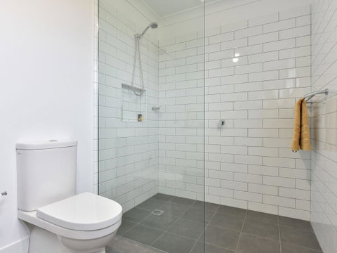 Kinloch Cottage Renovated To New On Daisy Hill Vineyard - C Tourism 0